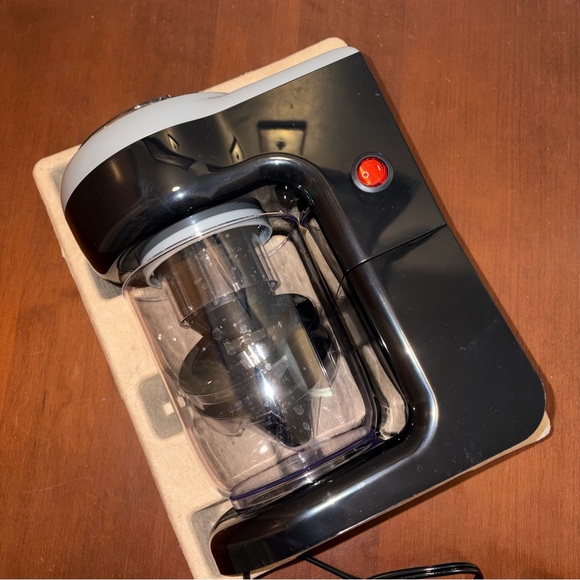 Electric Spiralizer in Black - 2-Blade Vegetable Slicer - Picture 2 of 3